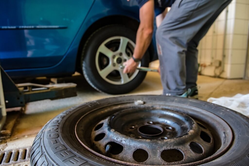 5 Essential Tips for Choosing the Right Tires